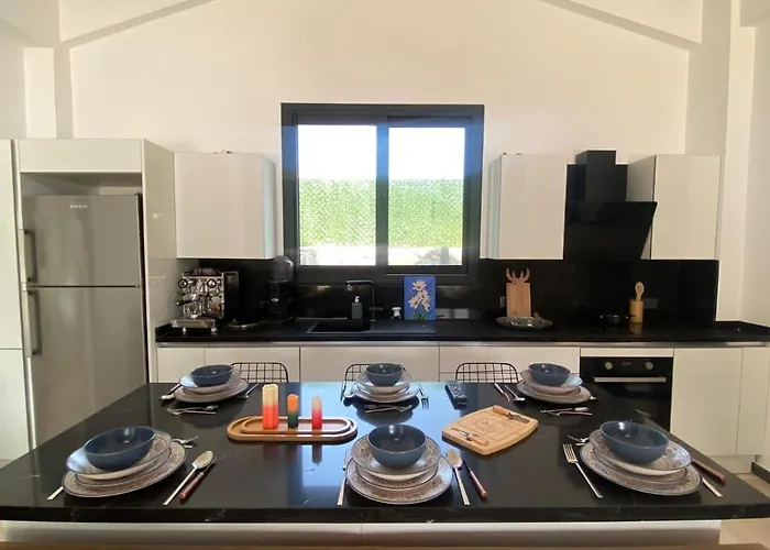 Guemuesluek Uemit Villa